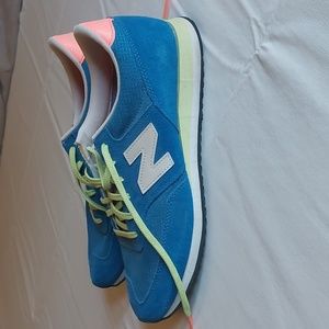 Blue New balance 620s women's 11